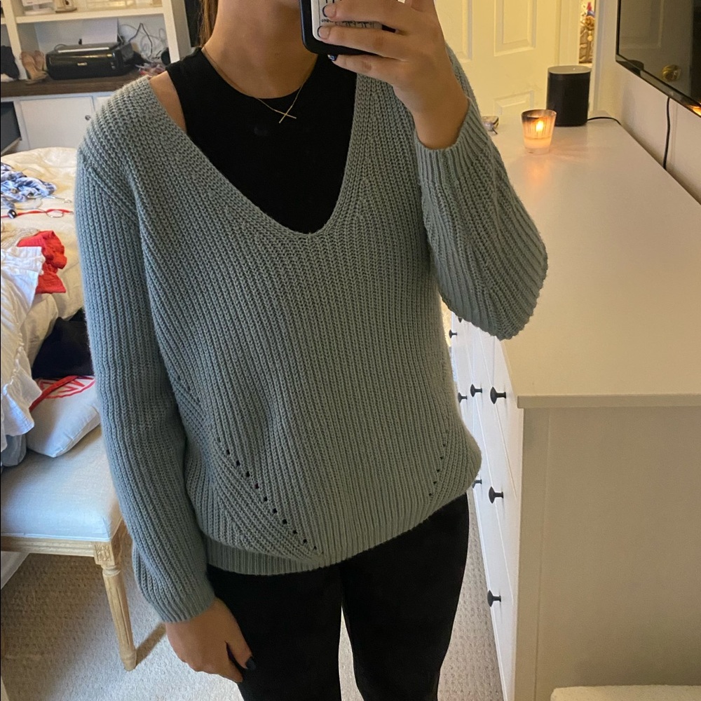 V neck blue forever 21 knit sweater M